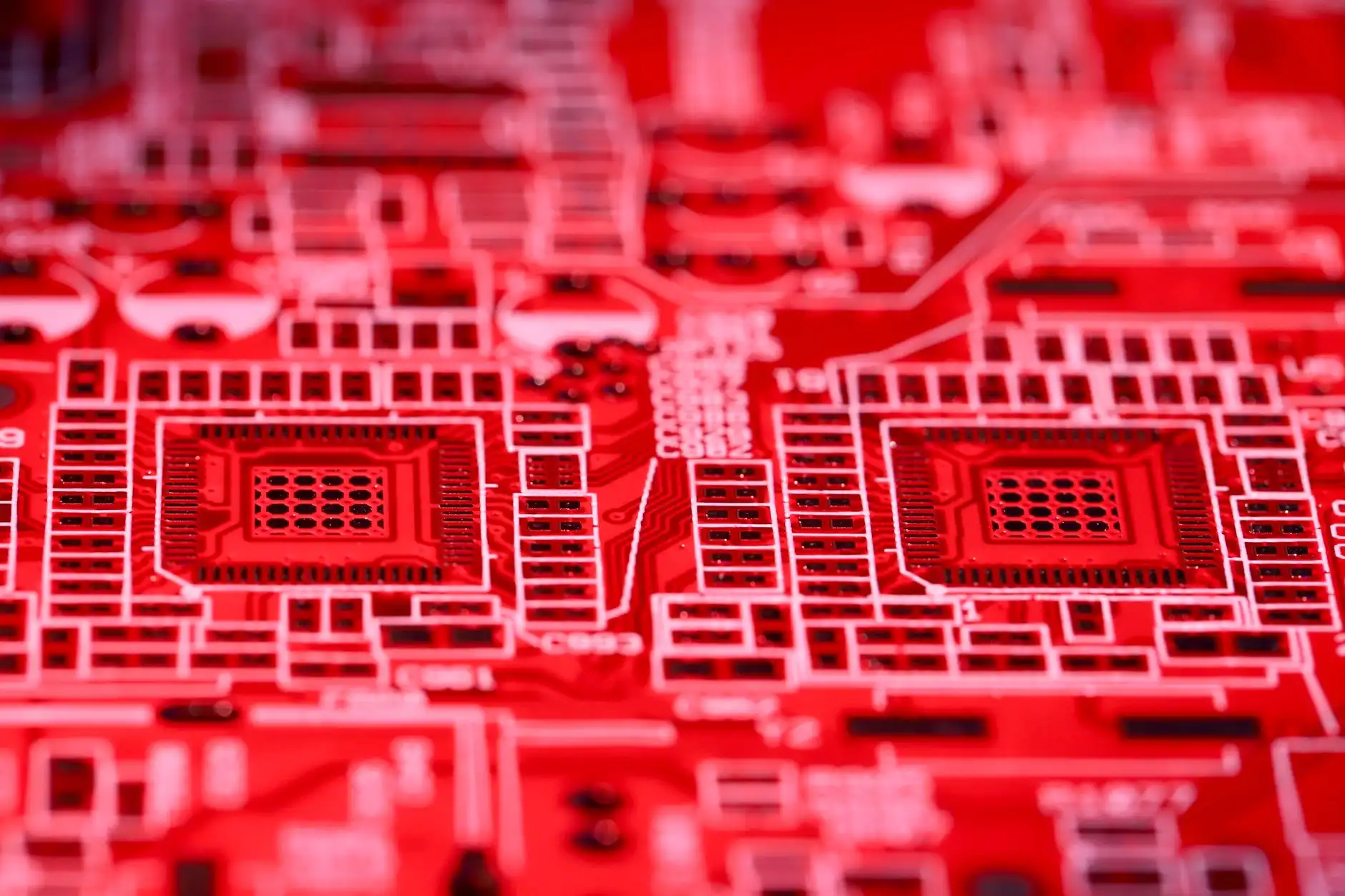 赫廉科技GaN射频模块与LDMOS方案在5G基站中的性能对比分析